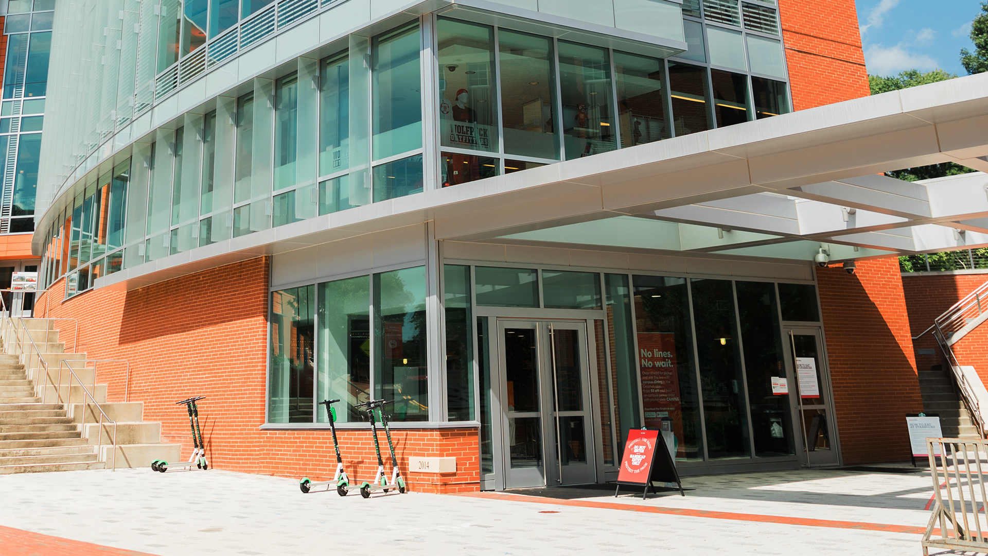 AccessControl - Door - Lifestyle Image 1