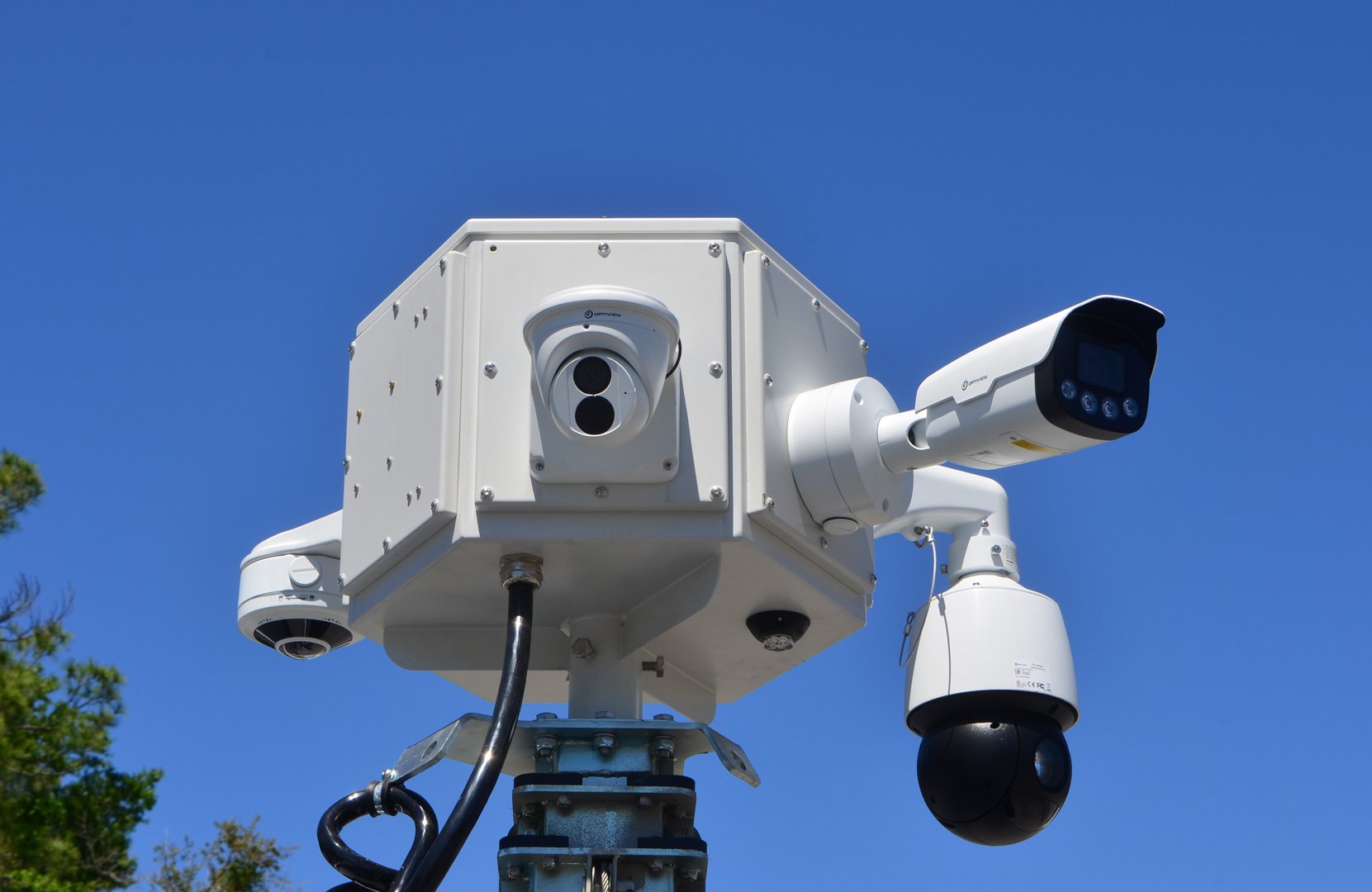 Solar Trailer Top Box 360° Fisheye, PTZ, LPR Cameras